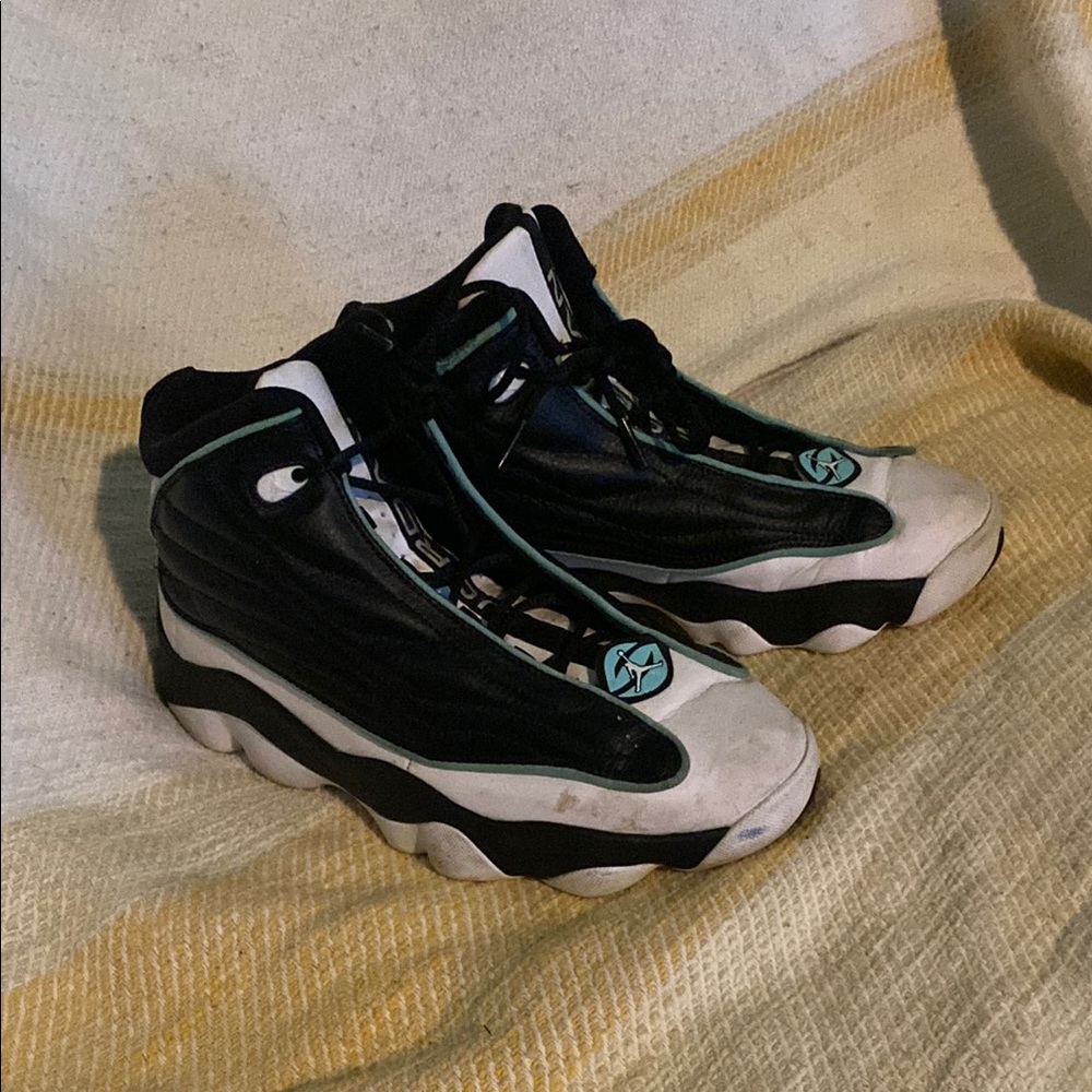 Jordan’s DC7911 black and white with teal